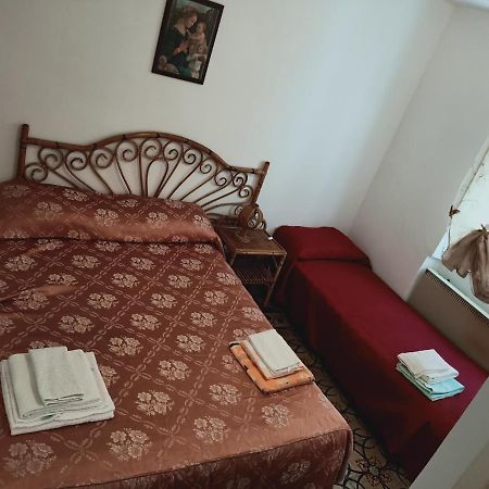 Musica E Poesia Da Battisti Ida Villa Poggio Bustone Bagian luar foto