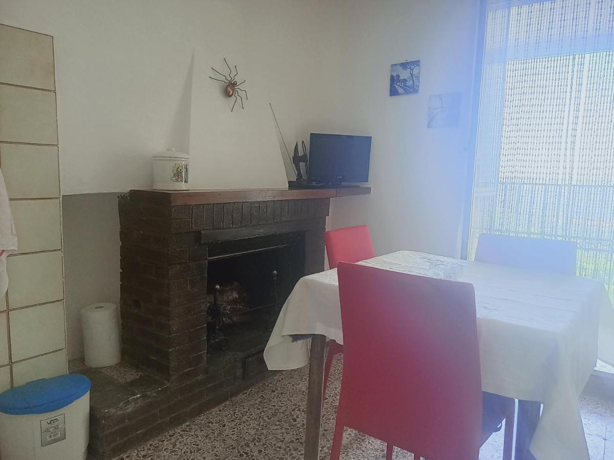 Musica E Poesia Da Battisti Ida Villa Poggio Bustone Bagian luar foto