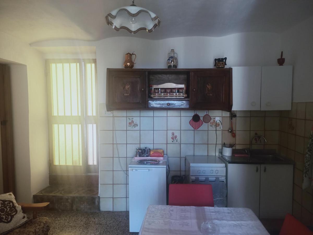 Musica E Poesia Da Battisti Ida Villa Poggio Bustone Bagian luar foto